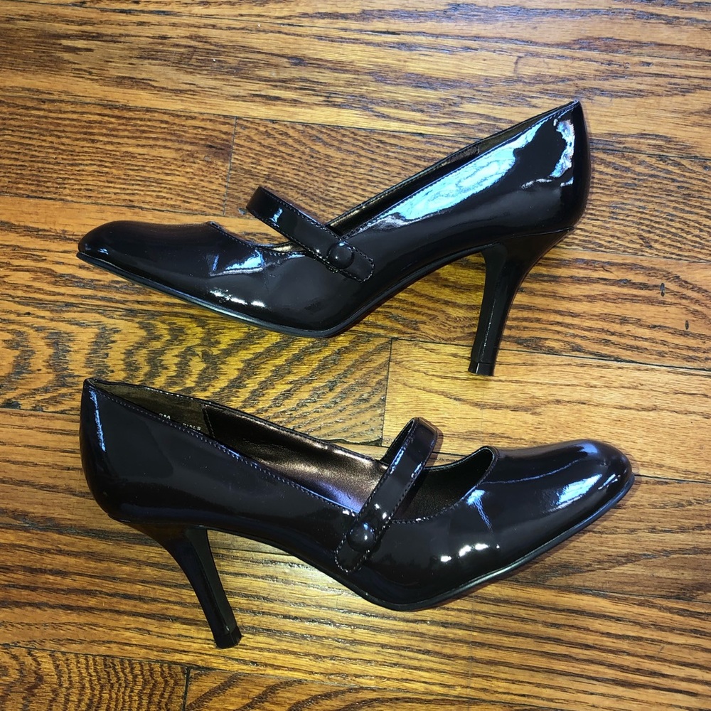 Rampage Brown Patent Heels